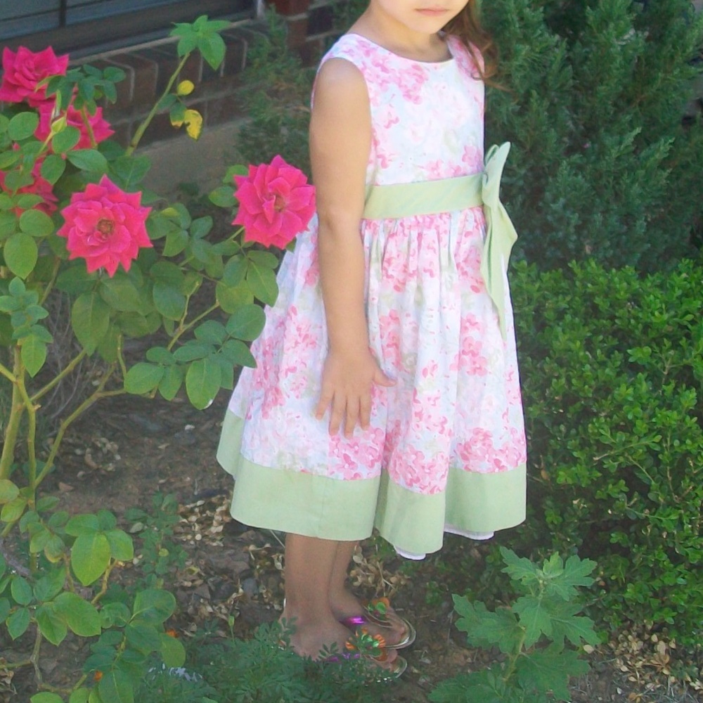 PERFECTLY DRESSED - Girl's Dress (5T)